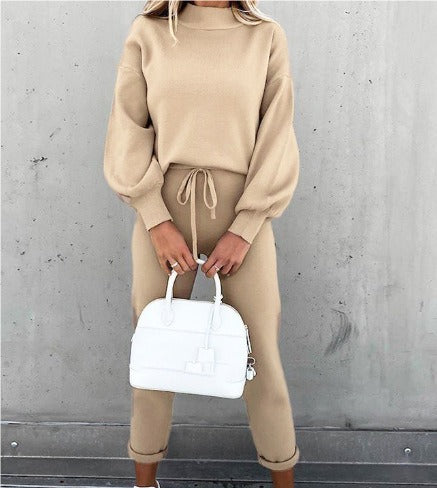 Women's two-piece sports suit