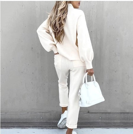 Women's two-piece sports suit