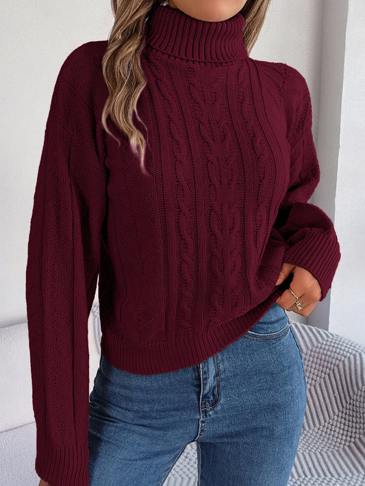 Lockerer Zopfstrickpullover mit hohem Kragen