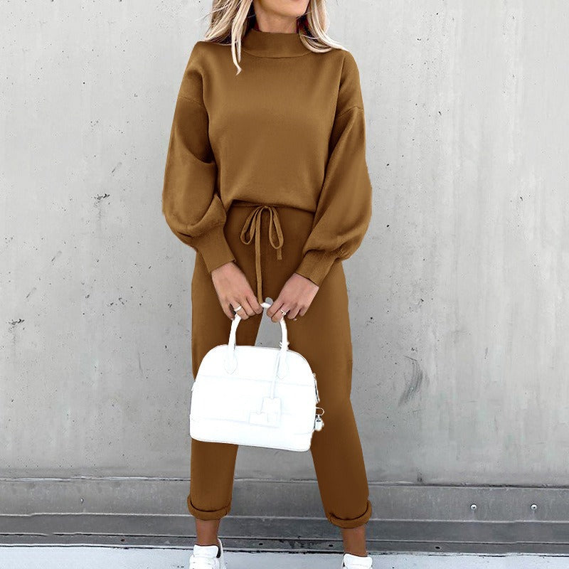 Women's two-piece sports suit