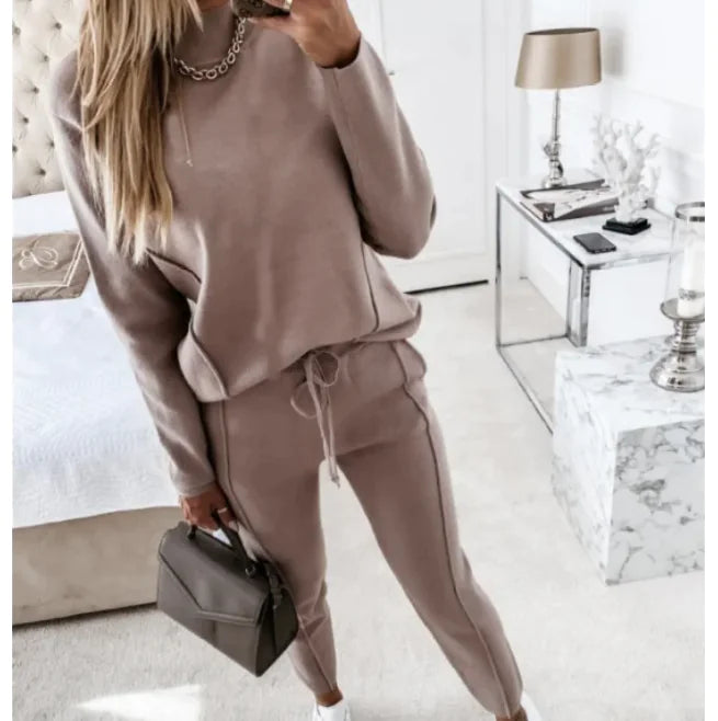 Elegant sports sweater and pants set
