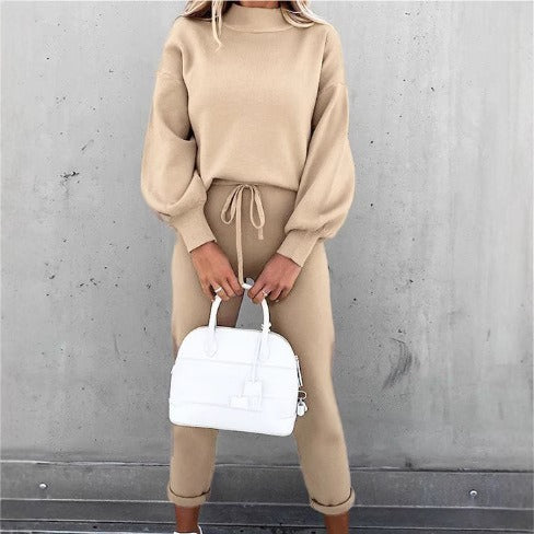 Women's two-piece sports suit