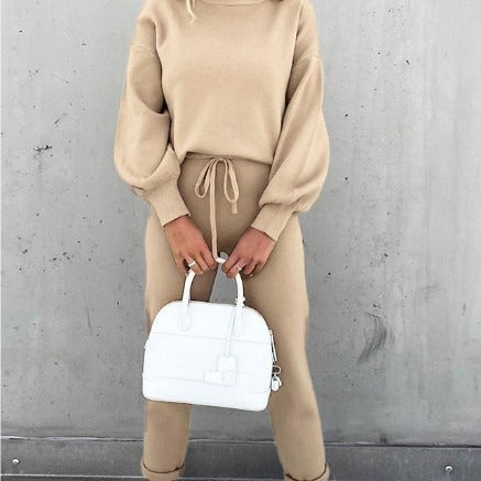 Women's two-piece sports suit