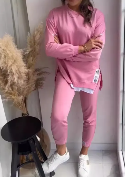 Conjunto Deportivo de Mujer con Diseño de Aberturas