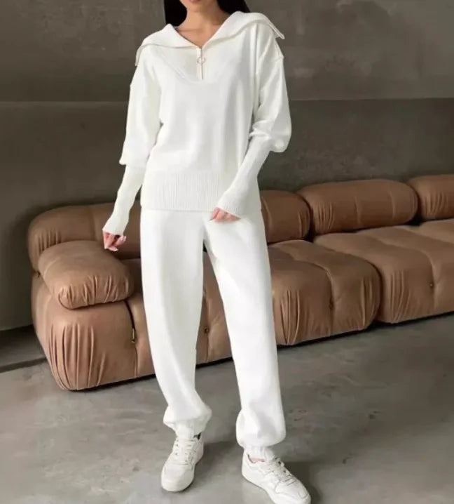Traje deportivo de mujer con cremallera
