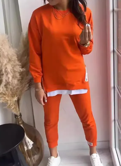 Conjunto Deportivo de Mujer con Diseño de Aberturas